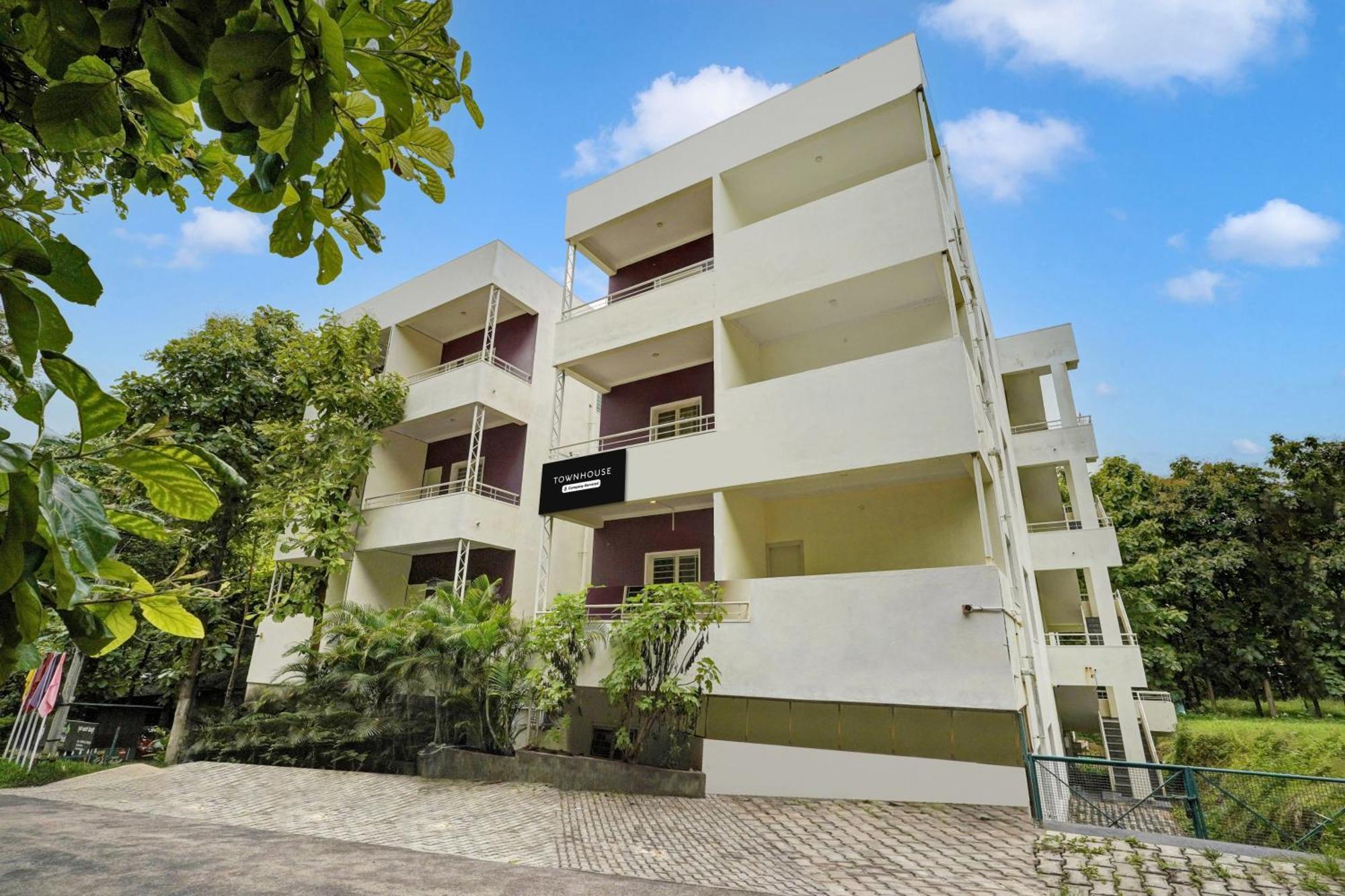 Super Townhouse Hebbal Mysore Belagula Bagian luar foto